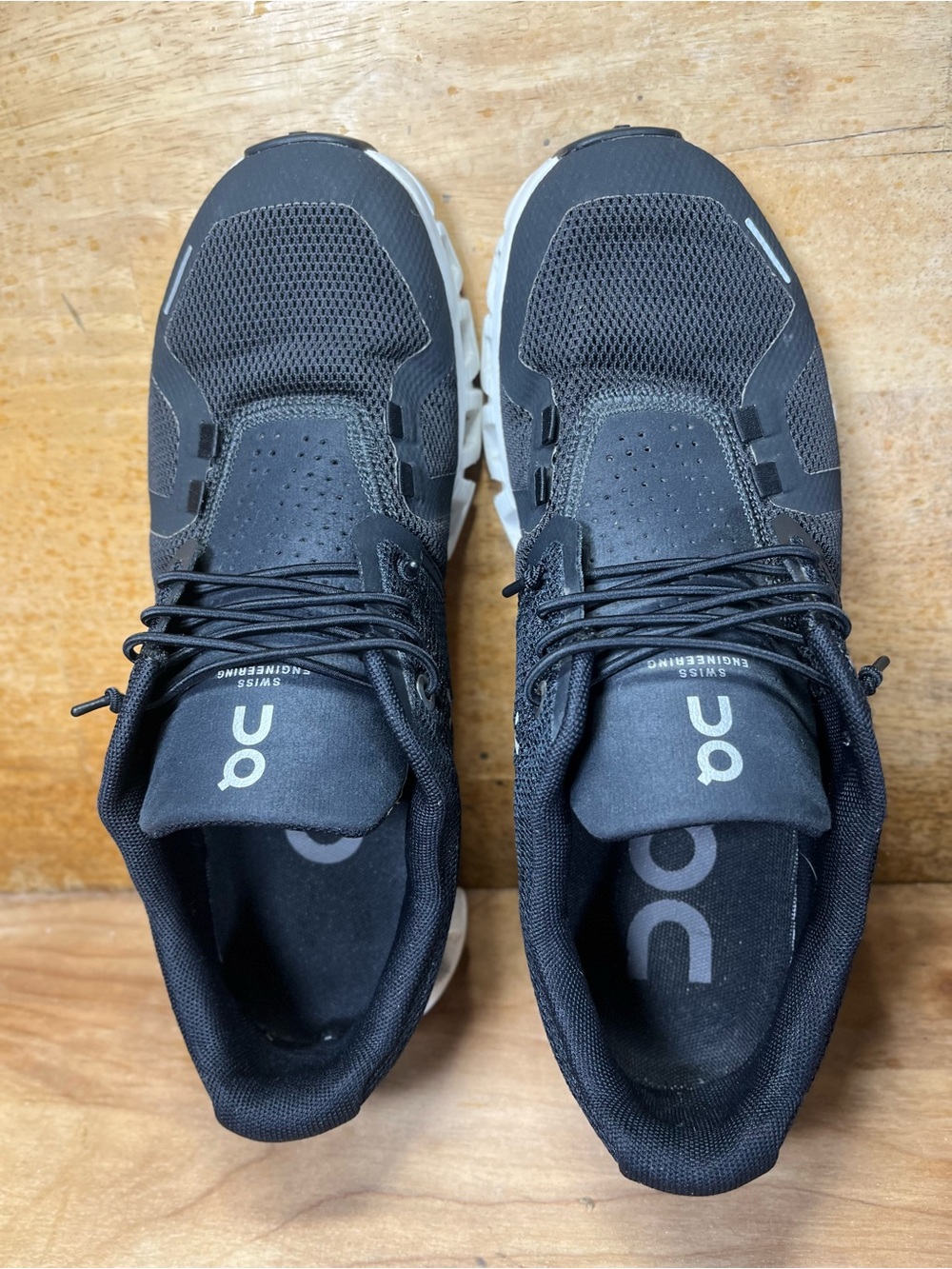 On Cloud 5 LIGHTWEIGHT REFLECTIVE Womens Size 7.5 Running Shoes Sneakers Black - Picture 7 of 12